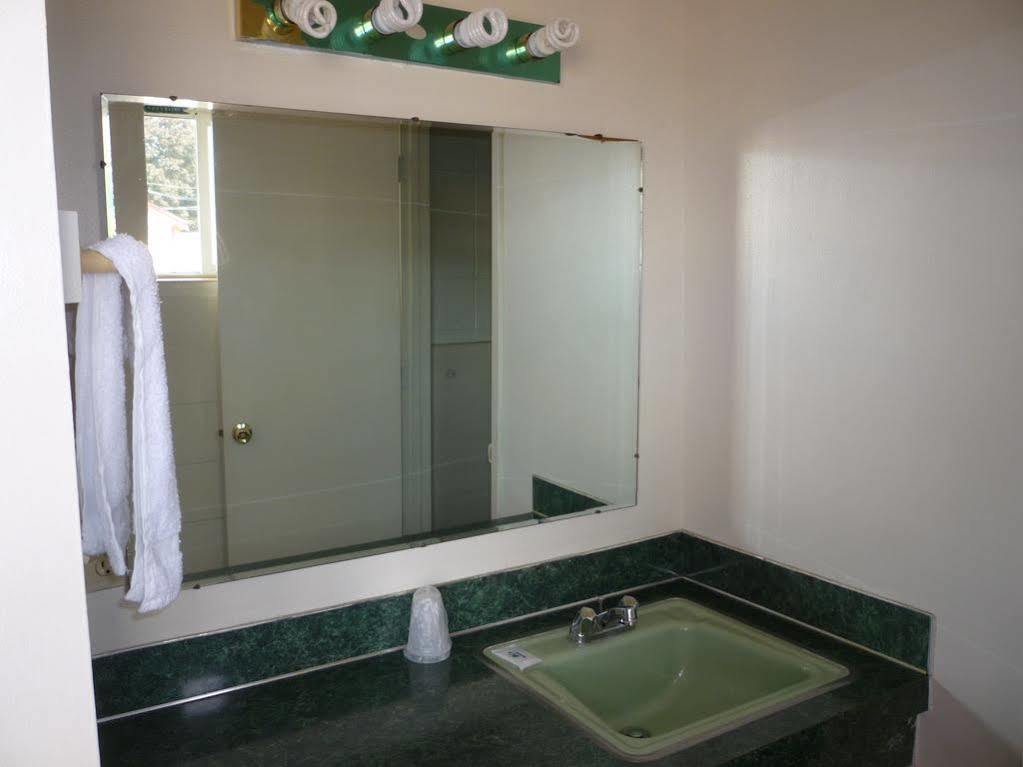 Budget Inn Motel Woodburn Esterno foto